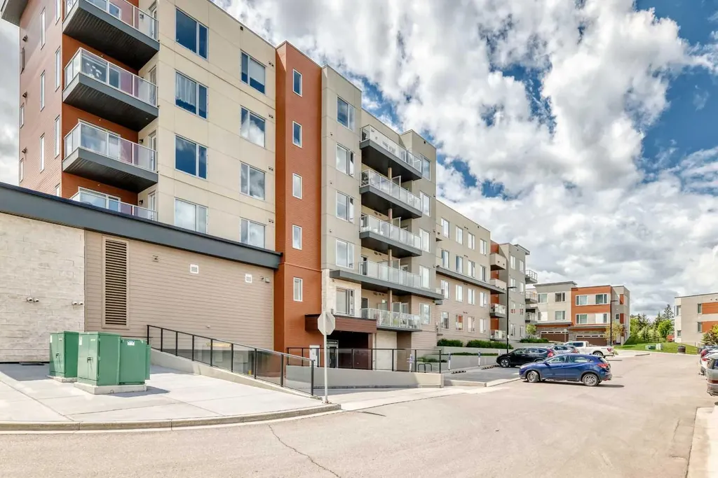 71 Shawnee Common SW Calgary AB T2Y 0R2