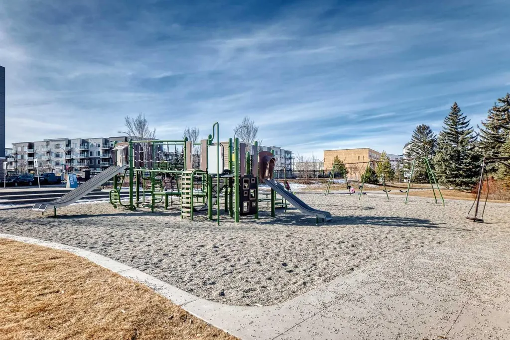 71 Shawnee Common SW Calgary AB T2Y 0R2