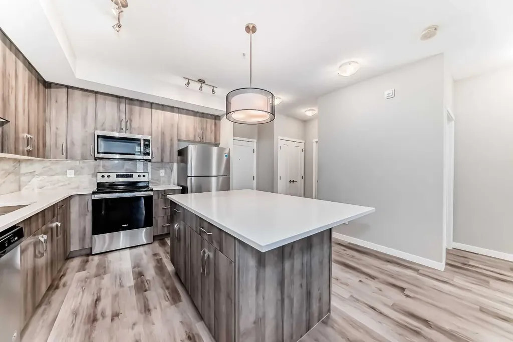 71 Shawnee Common SW Calgary AB T2Y 0R2