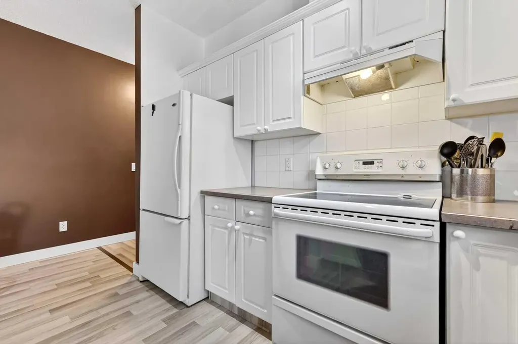 126 14 Avenue SW Calgary AB T2R0L9