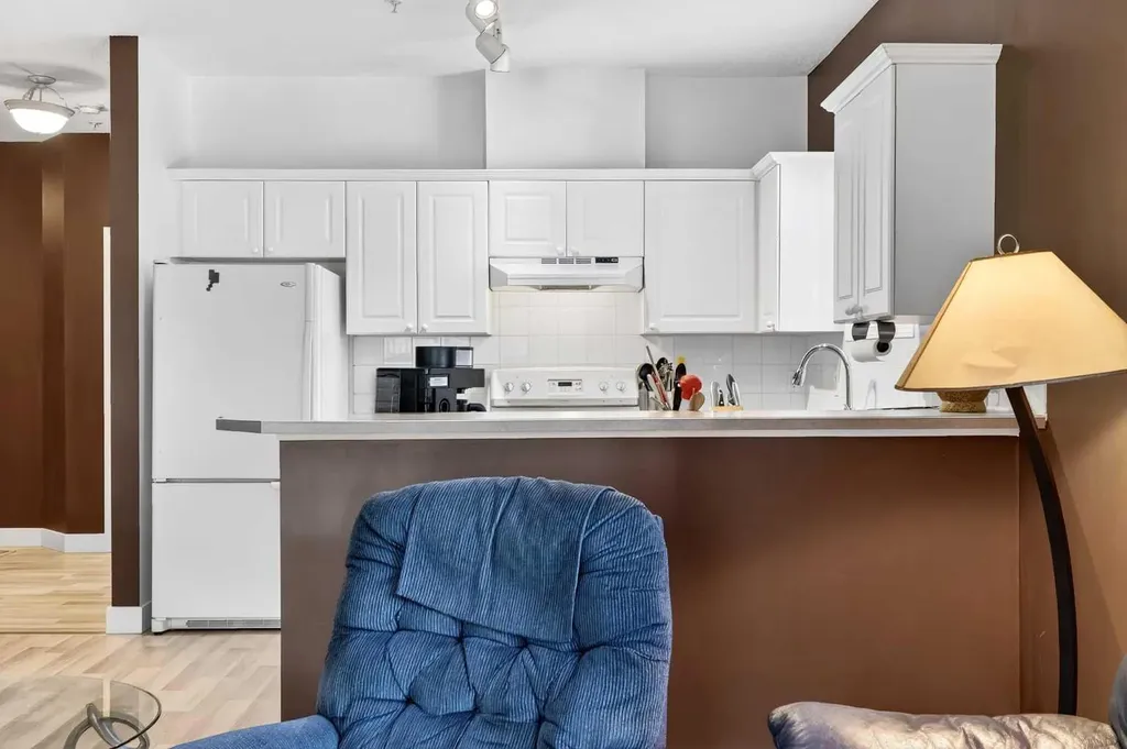 126 14 Avenue SW Calgary AB T2R0L9