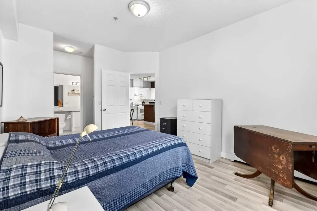 126 14 Avenue SW Calgary AB T2R0L9