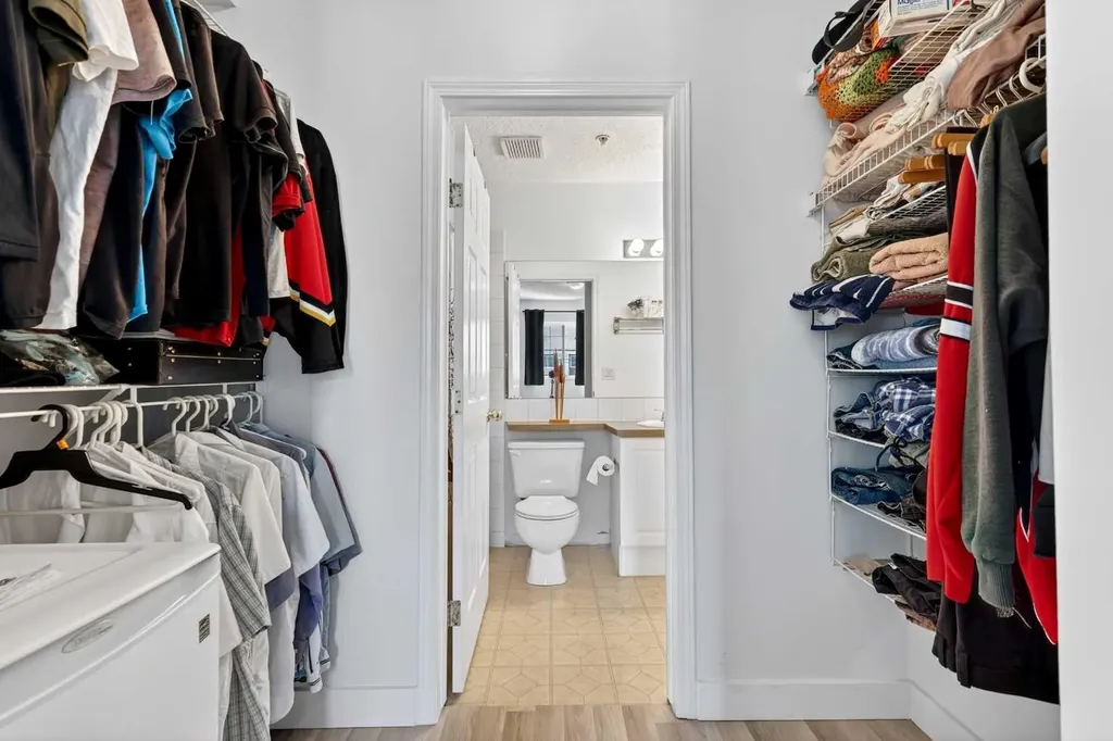 126 14 Avenue SW Calgary AB T2R0L9