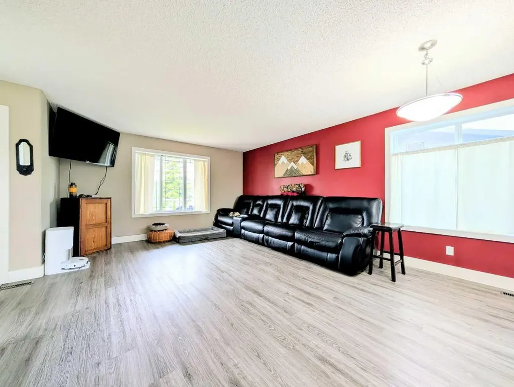 1100 10 Avenue SE Slave Lake AB T0G2A3