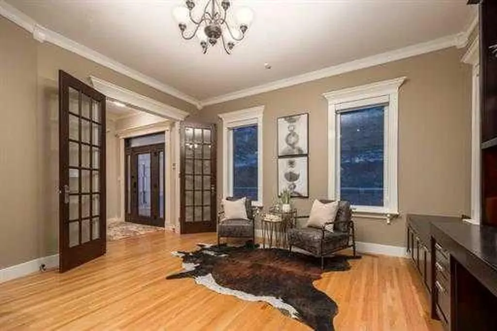 57 Slopes Point SW Calgary AB T3H3Y8