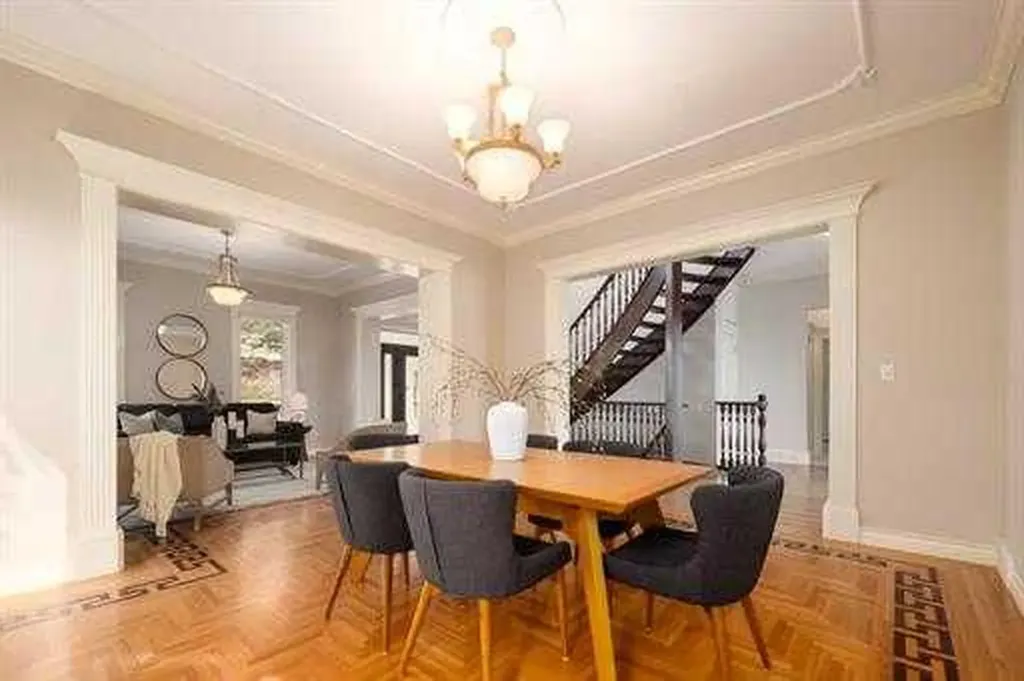 57 Slopes Point SW Calgary AB T3H3Y8