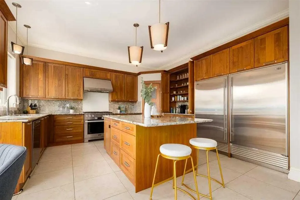 57 Slopes Point SW Calgary AB T3H3Y8