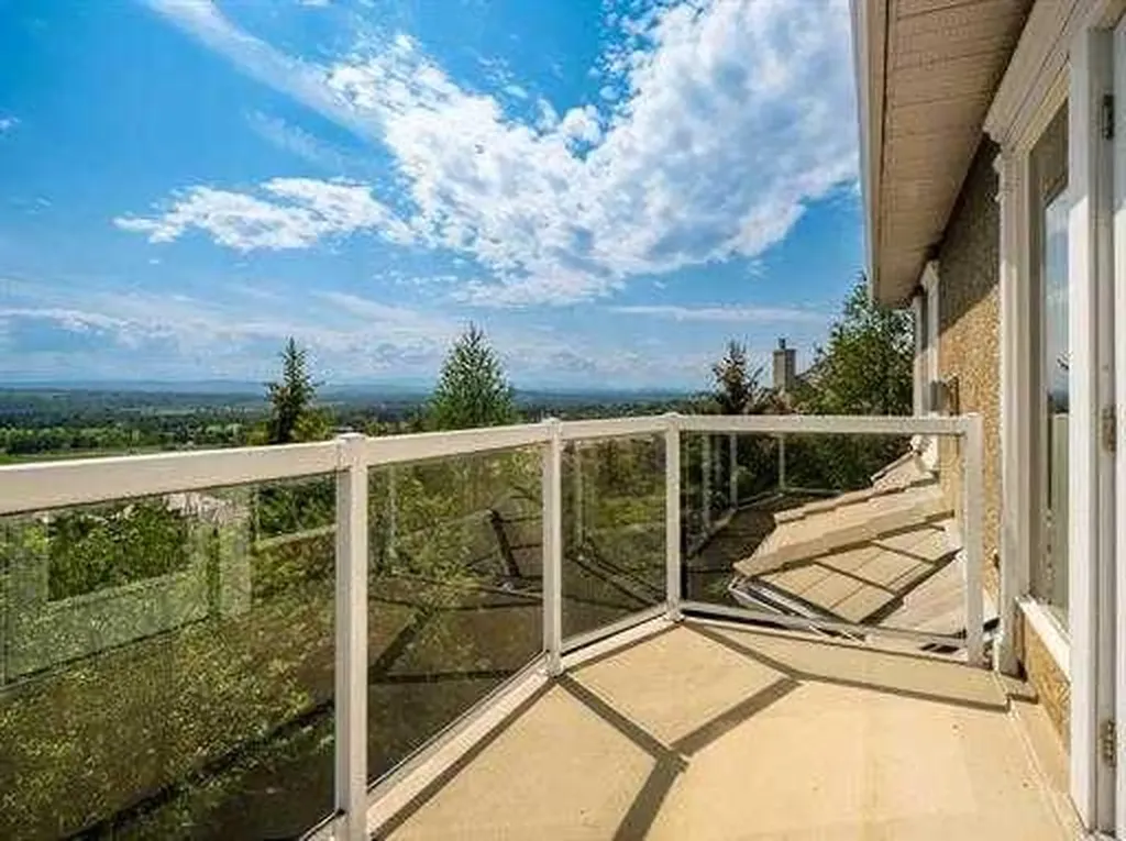 57 Slopes Point SW Calgary AB T3H3Y8