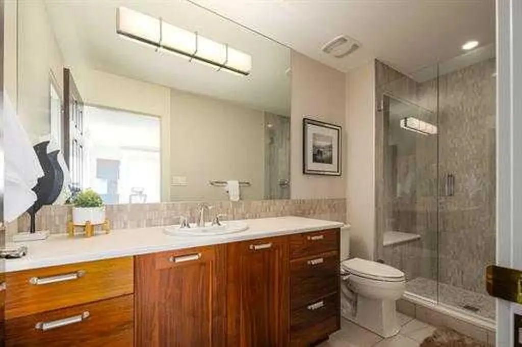 57 Slopes Point SW Calgary AB T3H3Y8