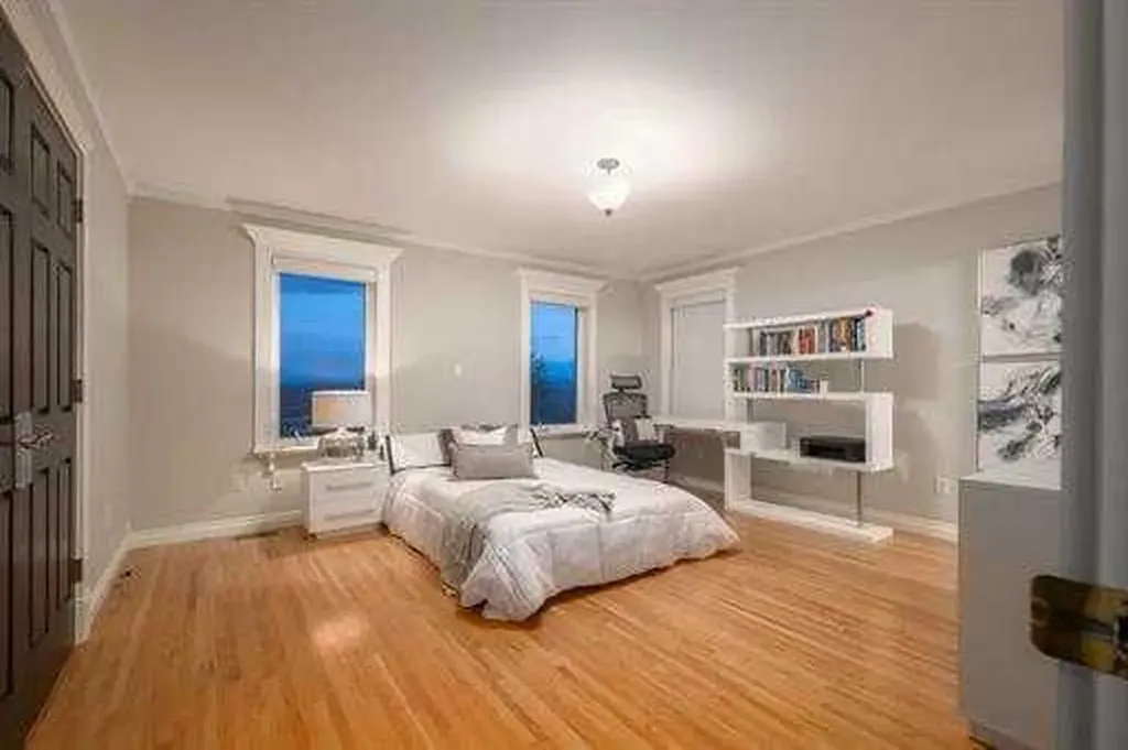 57 Slopes Point SW Calgary AB T3H3Y8