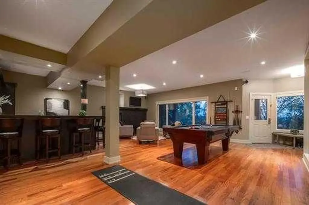 57 Slopes Point SW Calgary AB T3H3Y8