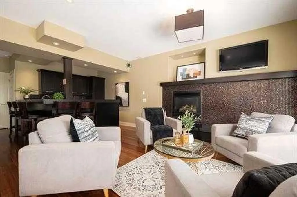 57 Slopes Point SW Calgary AB T3H3Y8