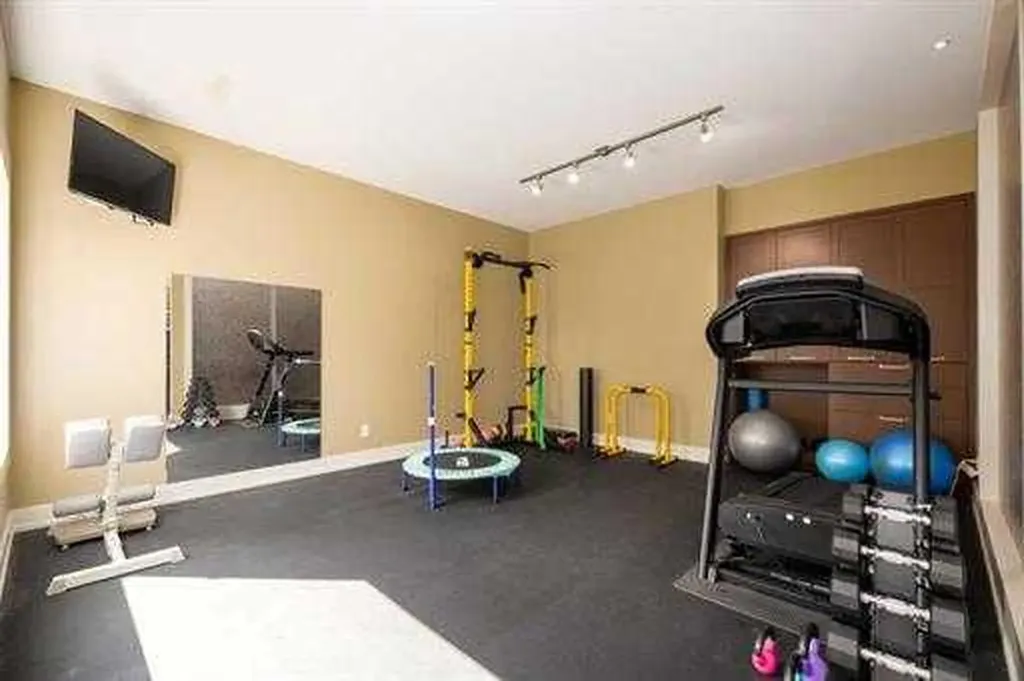 57 Slopes Point SW Calgary AB T3H3Y8