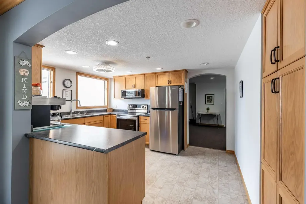 1535 Southview Drive SE Medicine Hat AB T1B 4H8
