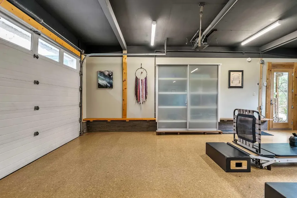 712 14 Street SE Calgary AB T2G 3J8