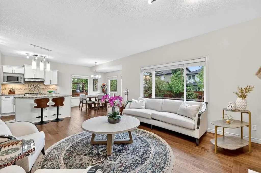 13 Cougar Ridge Circle SW Calgary AB T3H 4X6