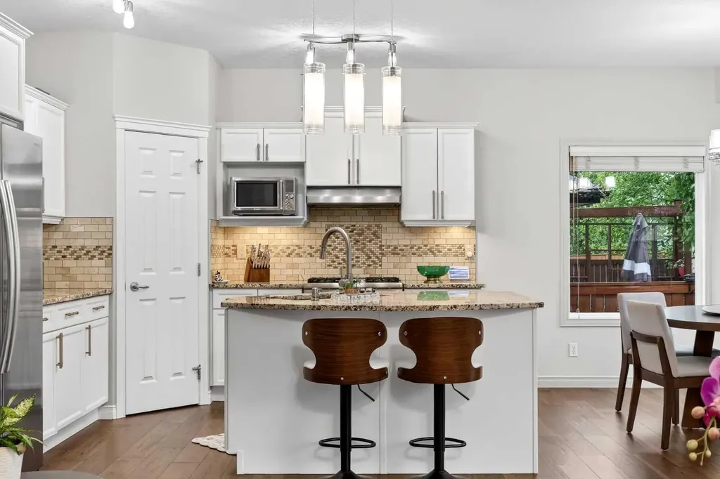 13 Cougar Ridge Circle SW Calgary AB T3H 4X6