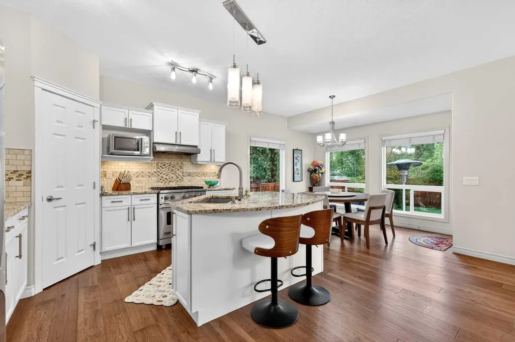 13 Cougar Ridge Circle SW Calgary AB T3H 4X6