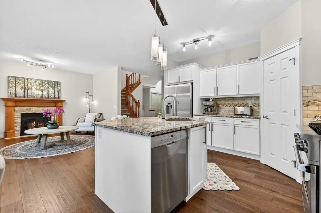 13 Cougar Ridge Circle SW Calgary AB T3H 4X6