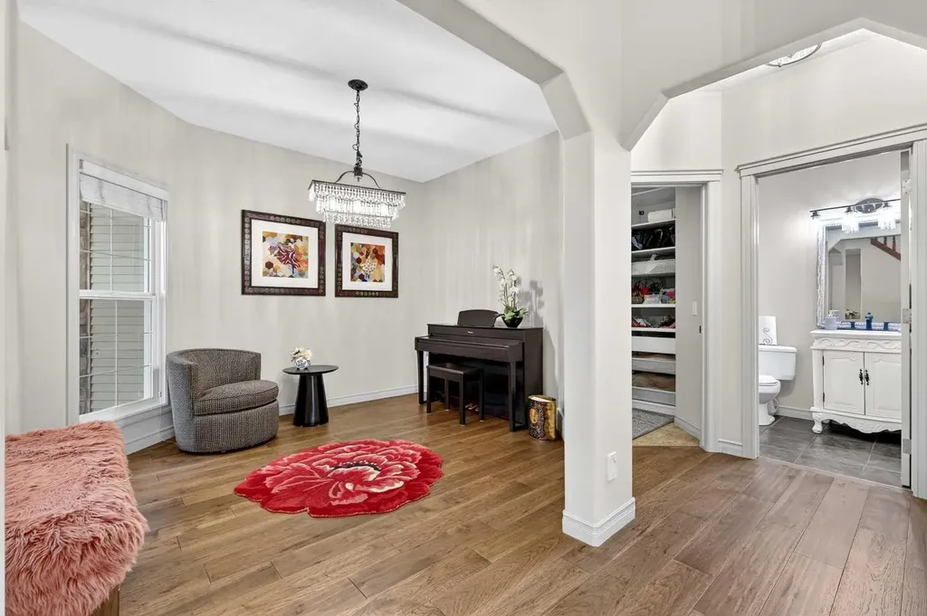 13 Cougar Ridge Circle SW Calgary AB T3H 4X6