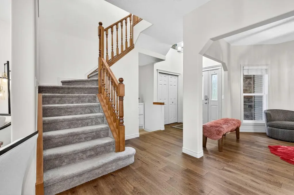13 Cougar Ridge Circle SW Calgary AB T3H 4X6