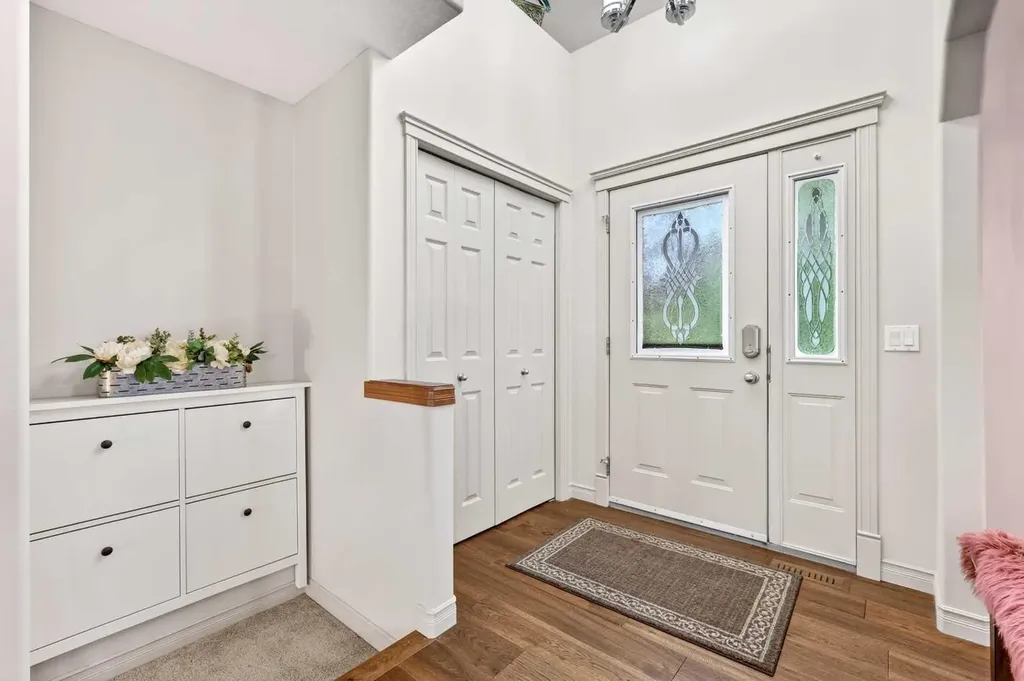 13 Cougar Ridge Circle SW Calgary AB T3H 4X6