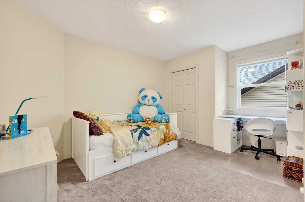 13 Cougar Ridge Circle SW Calgary AB T3H 4X6