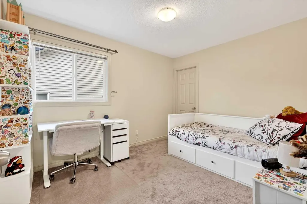 13 Cougar Ridge Circle SW Calgary AB T3H 4X6