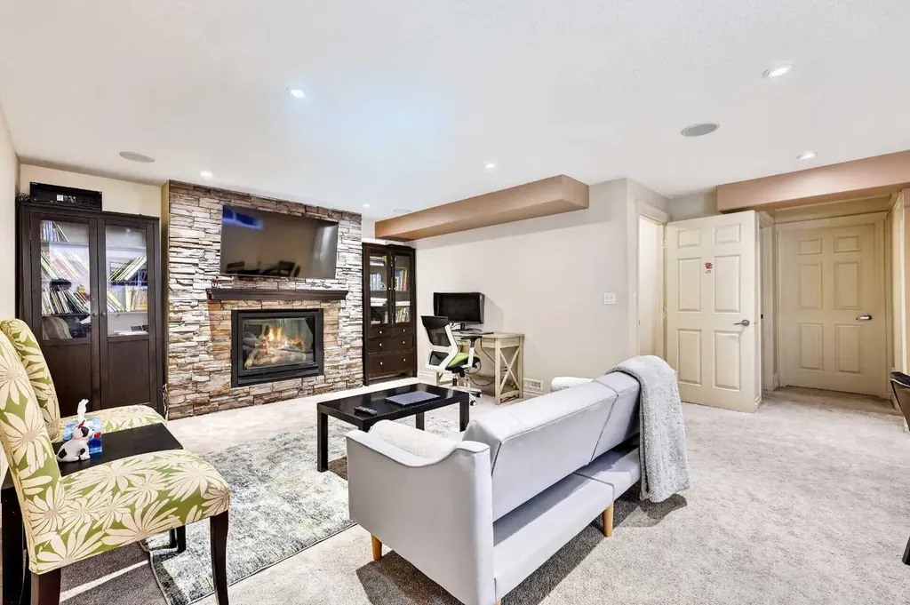 13 Cougar Ridge Circle SW Calgary AB T3H 4X6