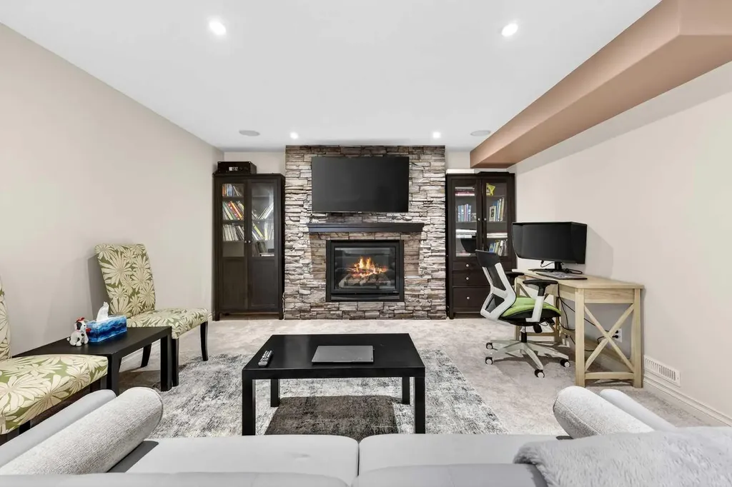 13 Cougar Ridge Circle SW Calgary AB T3H 4X6