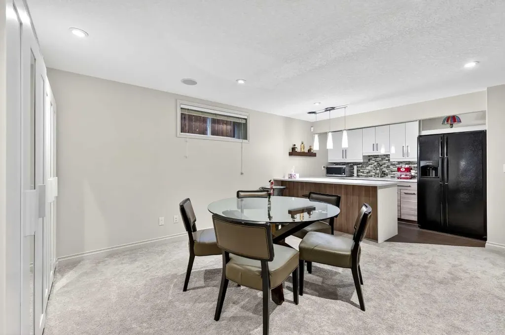 13 Cougar Ridge Circle SW Calgary AB T3H 4X6