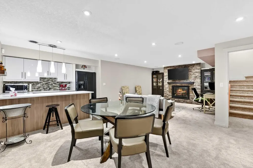 13 Cougar Ridge Circle SW Calgary AB T3H 4X6