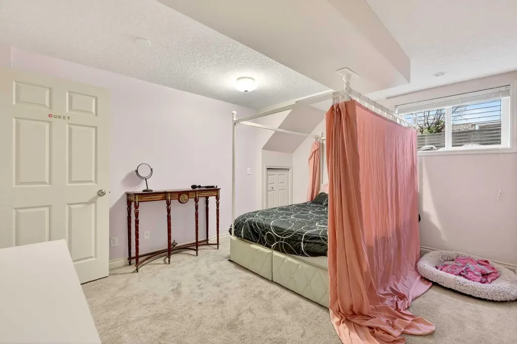 13 Cougar Ridge Circle SW Calgary AB T3H 4X6
