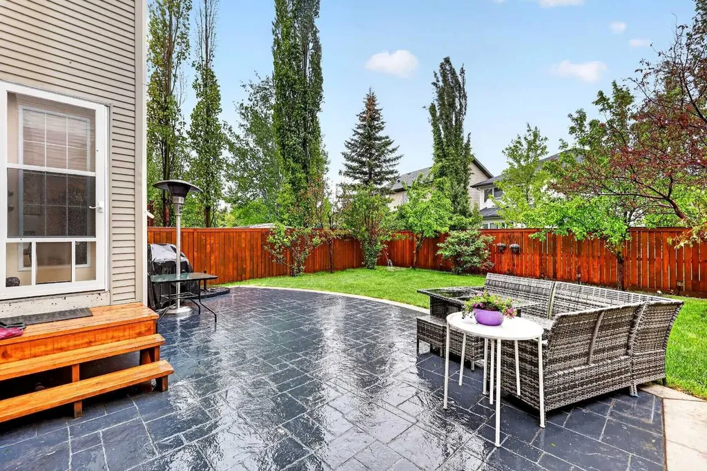 13 Cougar Ridge Circle SW Calgary AB T3H 4X6