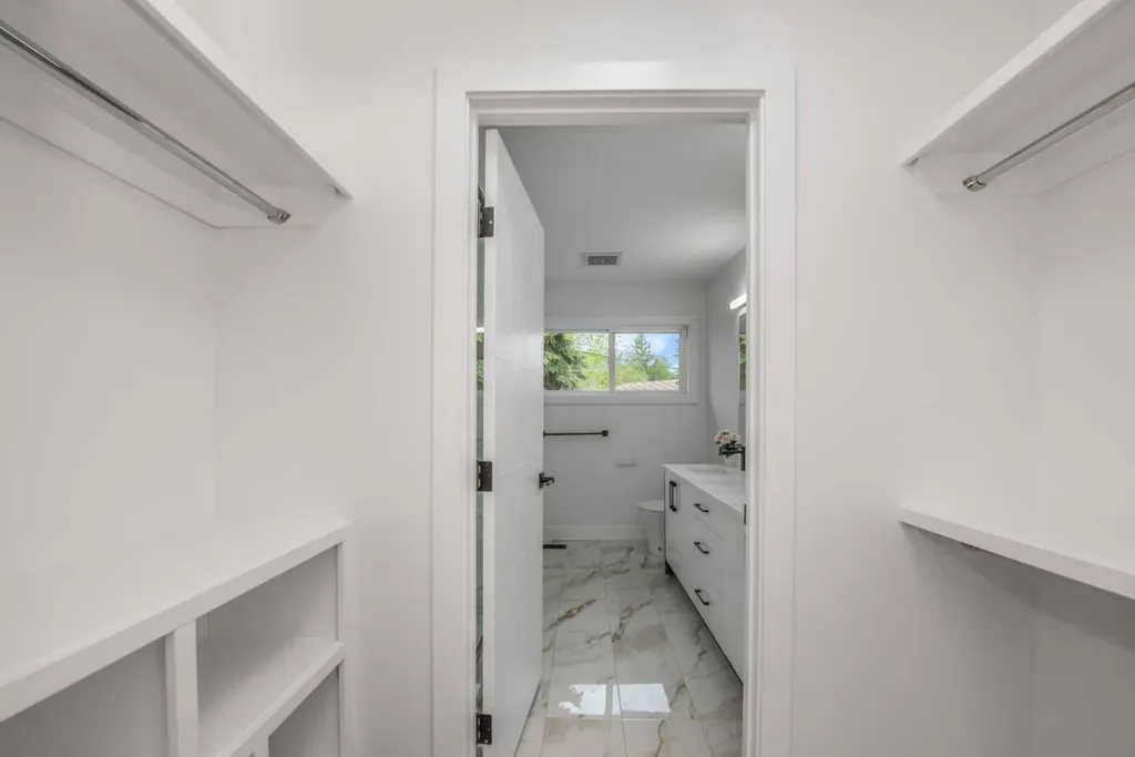 45 Westover Drive SW Calgary AB T3C 2S5