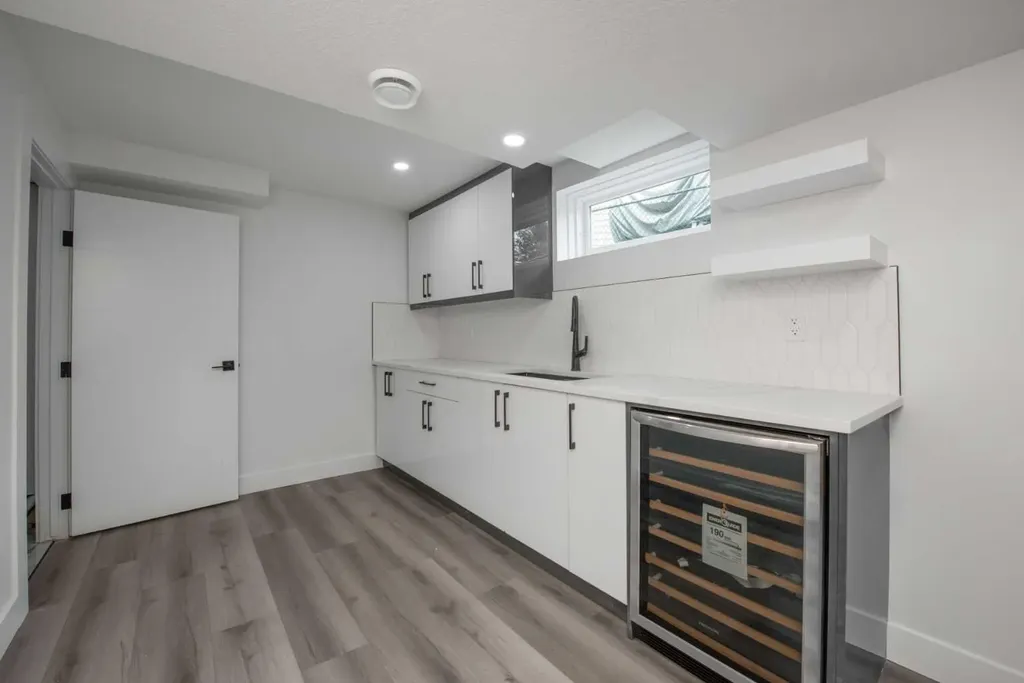 45 Westover Drive SW Calgary AB T3C 2S5