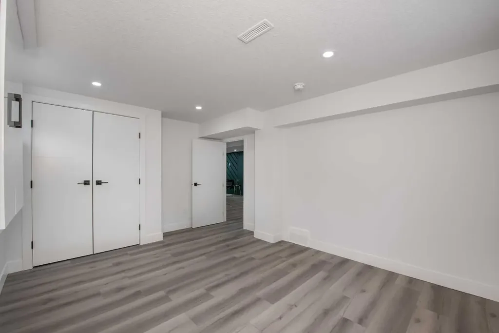 45 Westover Drive SW Calgary AB T3C 2S5