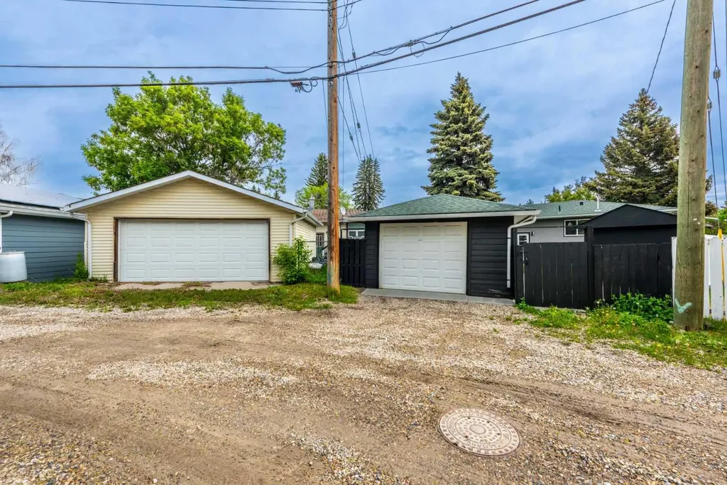45 Westover Drive SW Calgary AB T3C 2S5