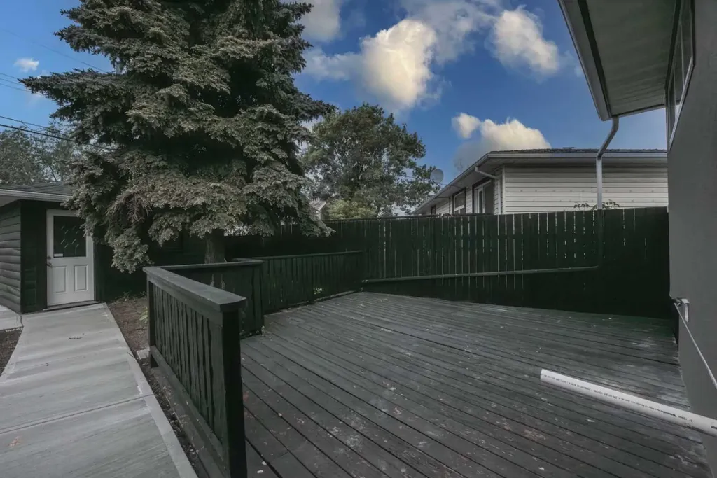 45 Westover Drive SW Calgary AB T3C 2S5
