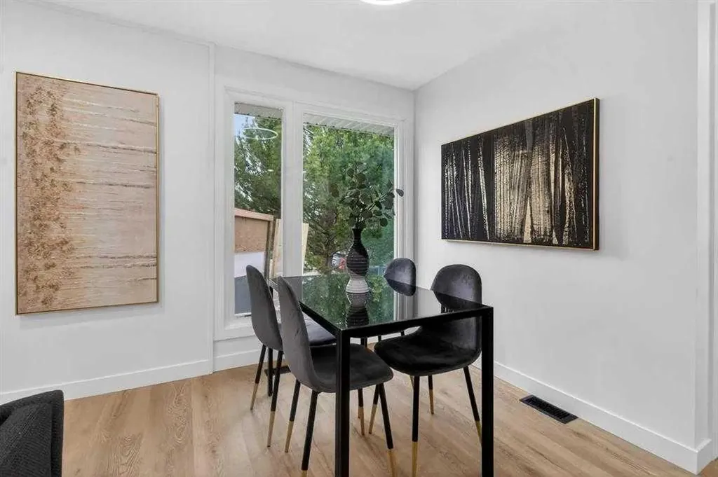 739 Sabrina Road SW Calgary AB T2W0P4
