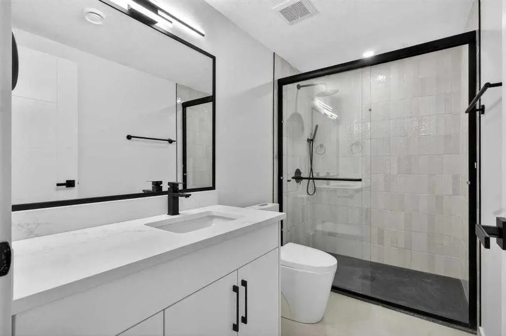 739 Sabrina Road SW Calgary AB T2W0P4