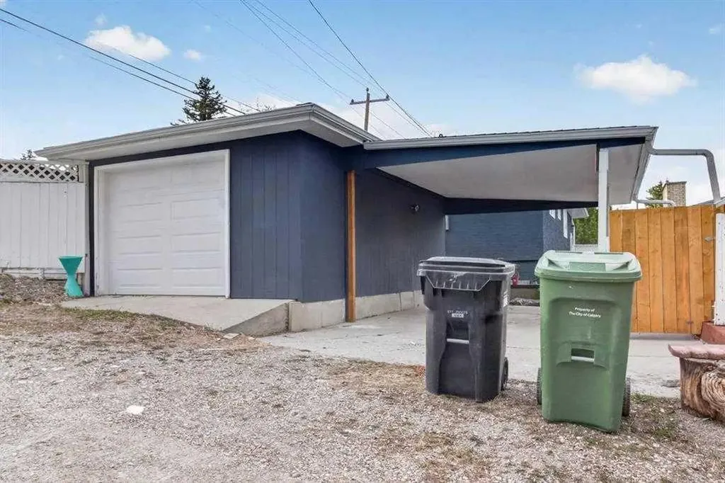 739 Sabrina Road SW Calgary AB T2W0P4