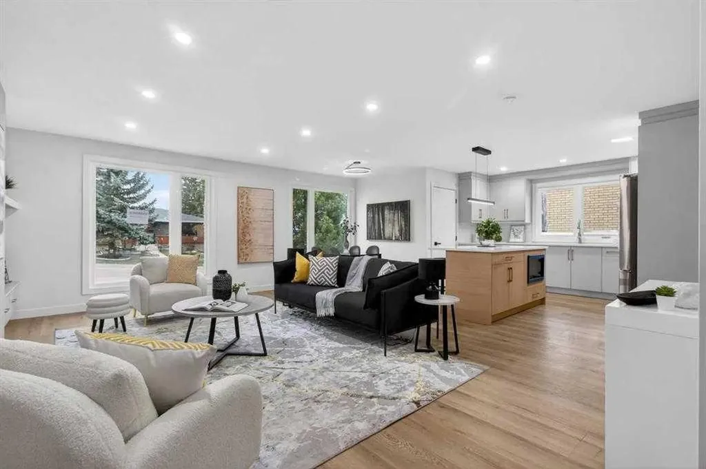 739 Sabrina Road SW Calgary AB T2W0P4