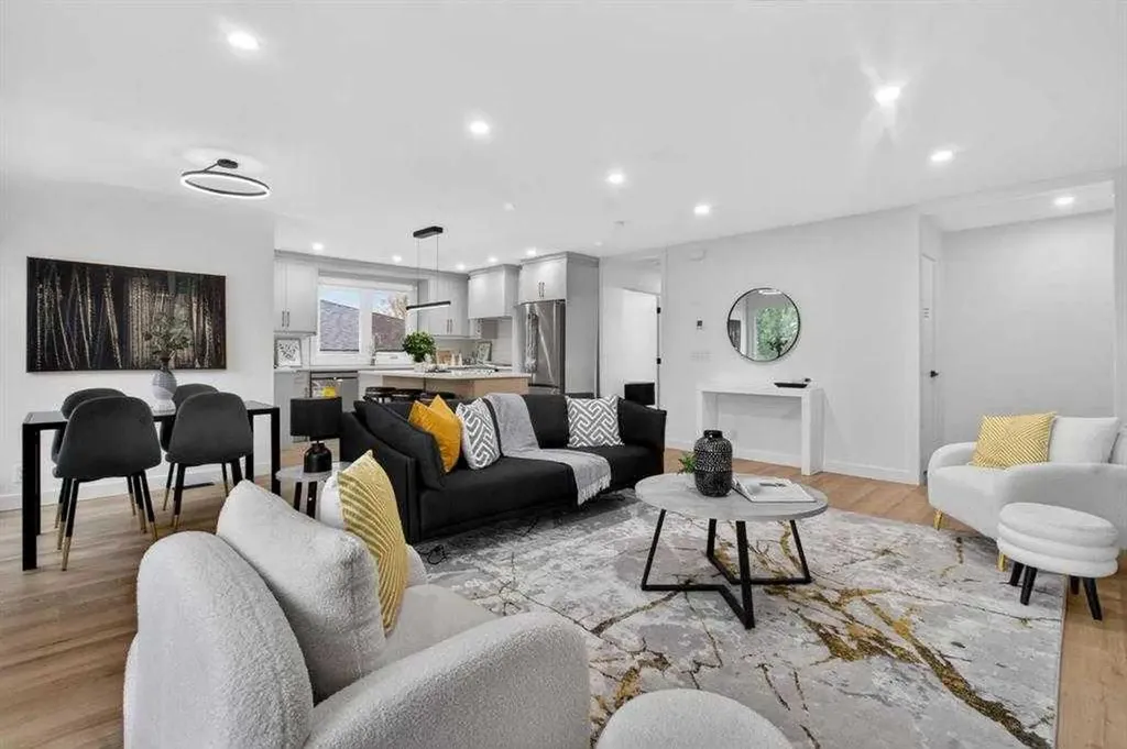739 Sabrina Road SW Calgary AB T2W0P4