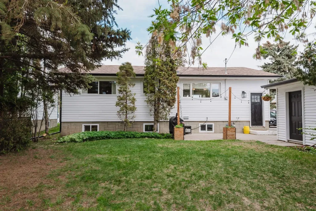 10415 109 Avenue Grande Prairie AB T8V 1S2