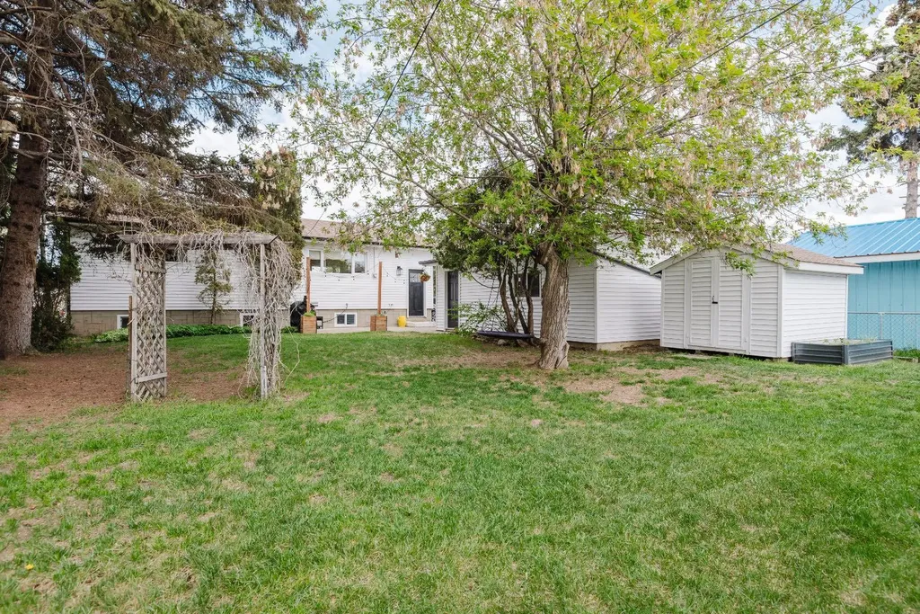 10415 109 Avenue Grande Prairie AB T8V 1S2