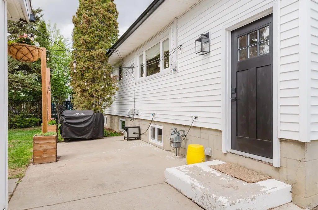 10415 109 Avenue Grande Prairie AB T8V 1S2