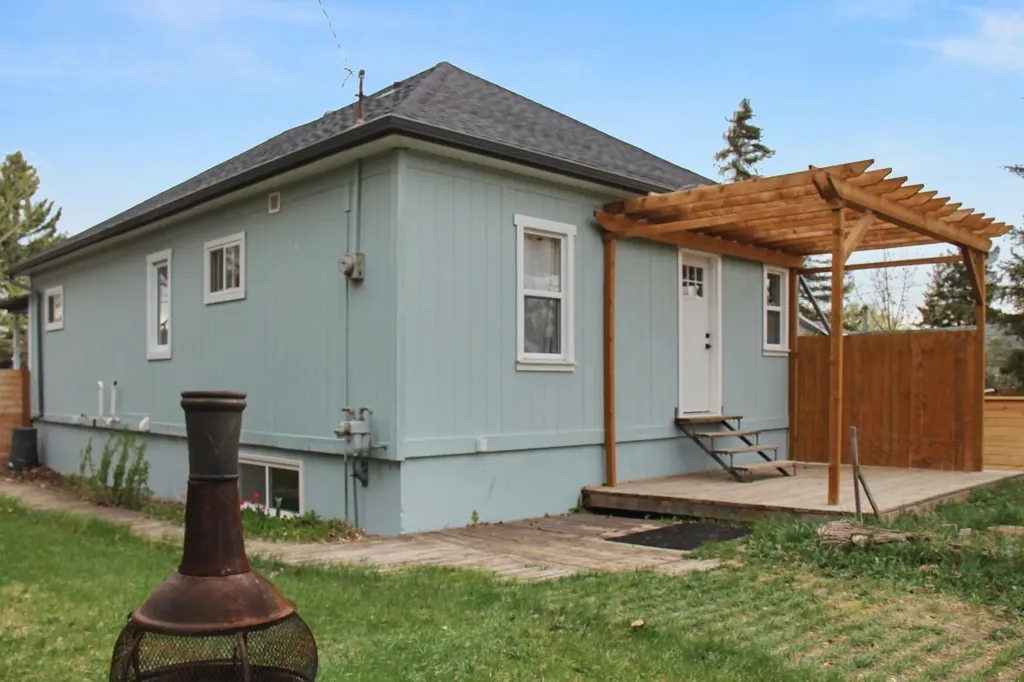 4819 50 Street Lougheed AB T0B 0B9