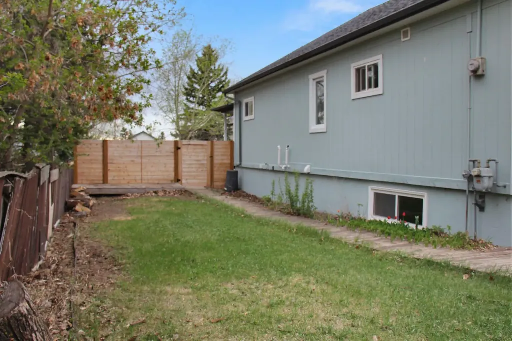 4819 50 Street Lougheed AB T0B 0B9