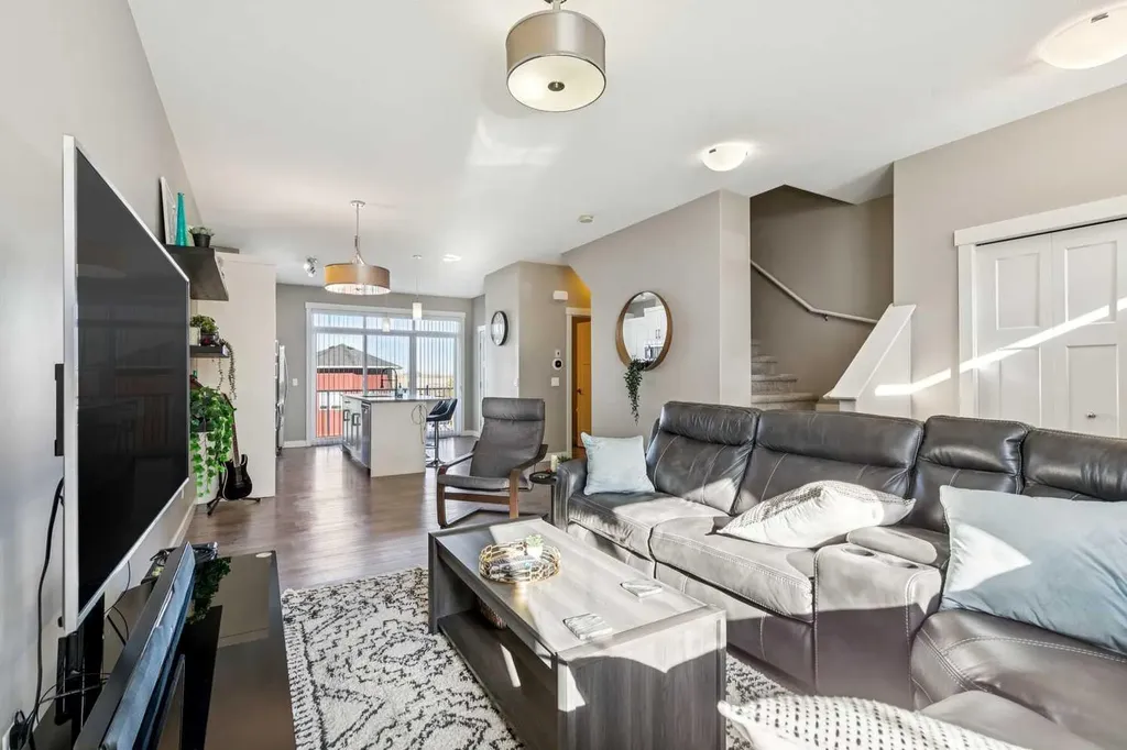 605 Evanston Manor NW Calgary AB T3P 0R9